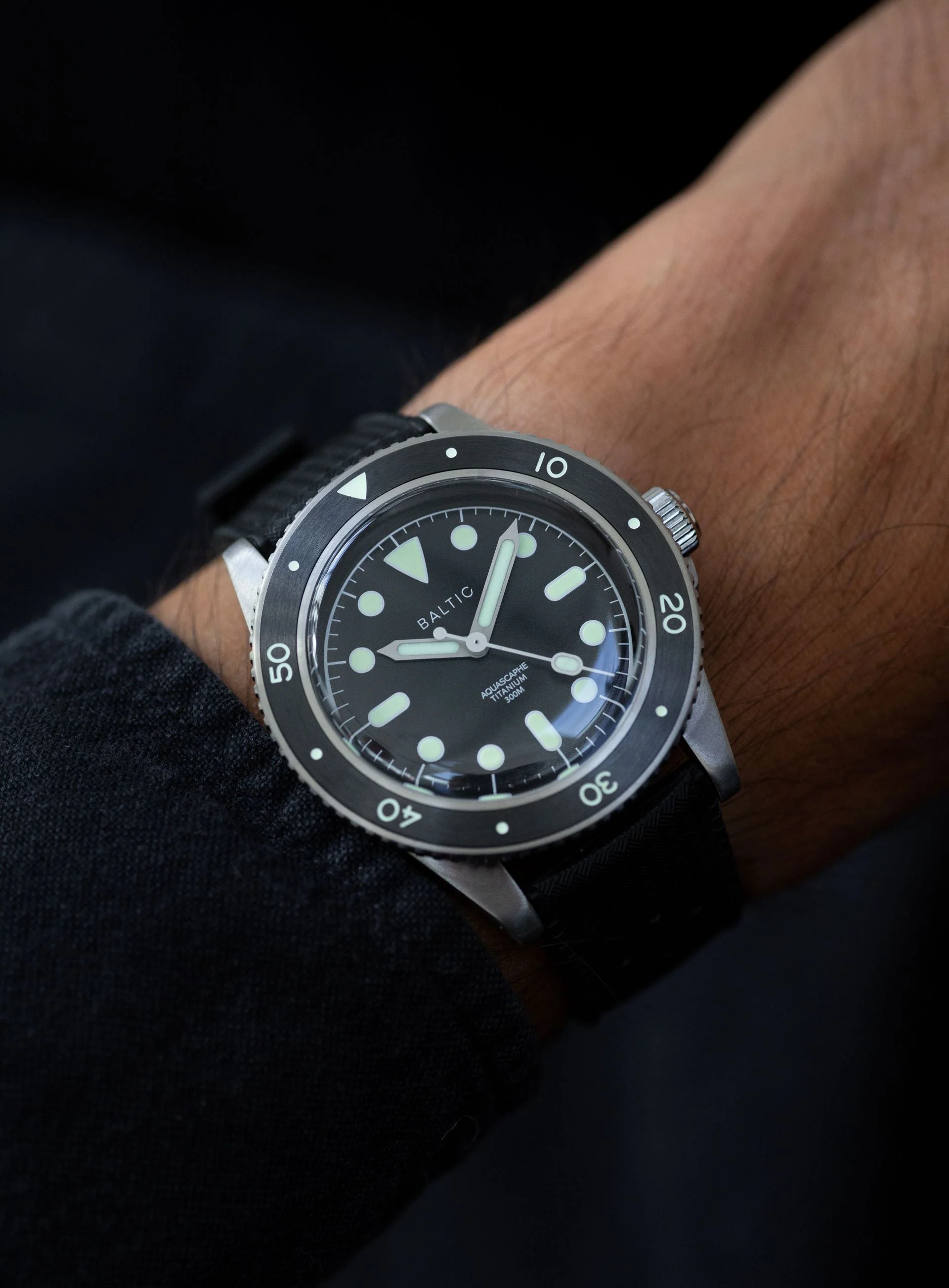 Baltic Aquascaphe Titanium Black - Black Tropic Strap - Image 6