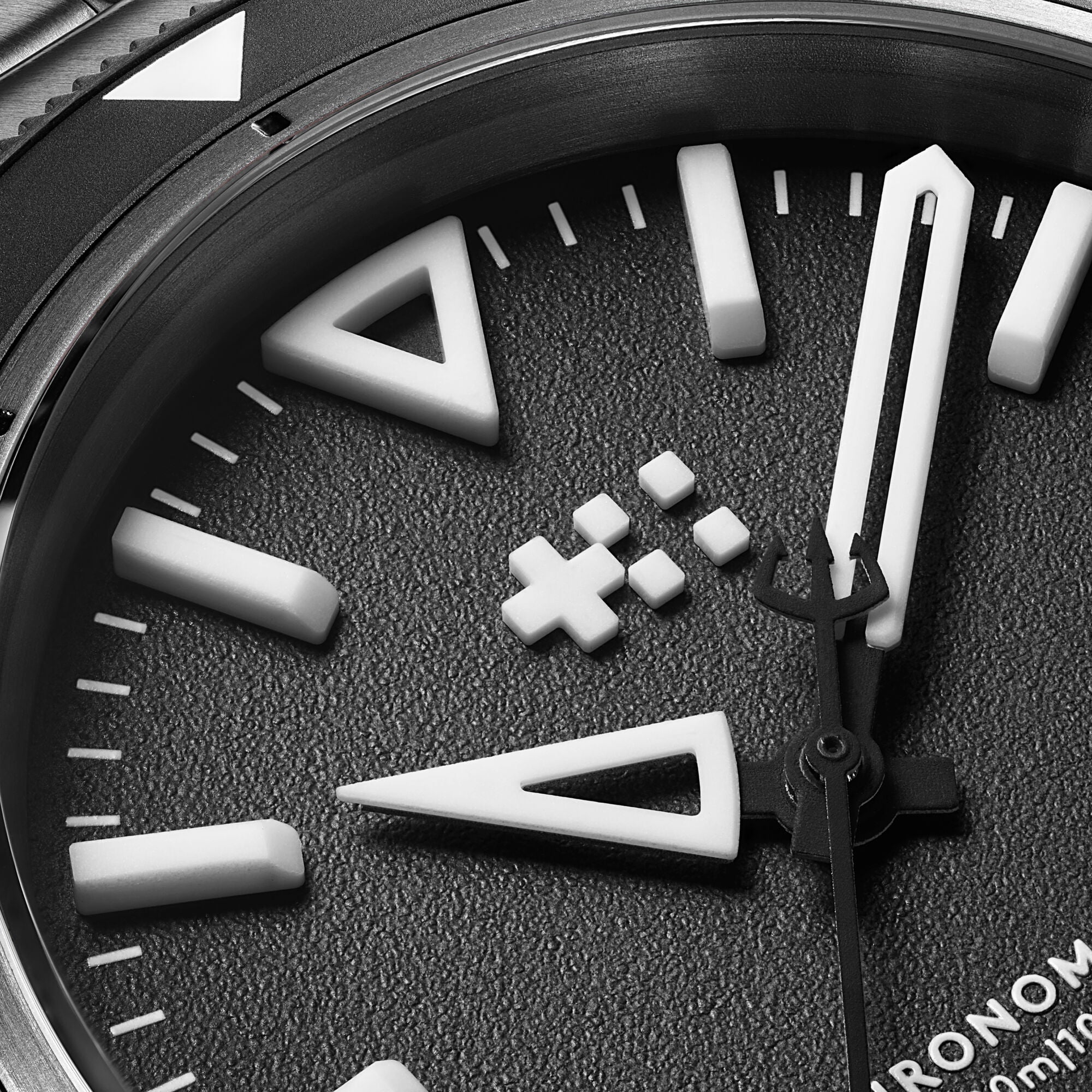 Christopher Ward C60 Trident Lumière - Black - Image 9