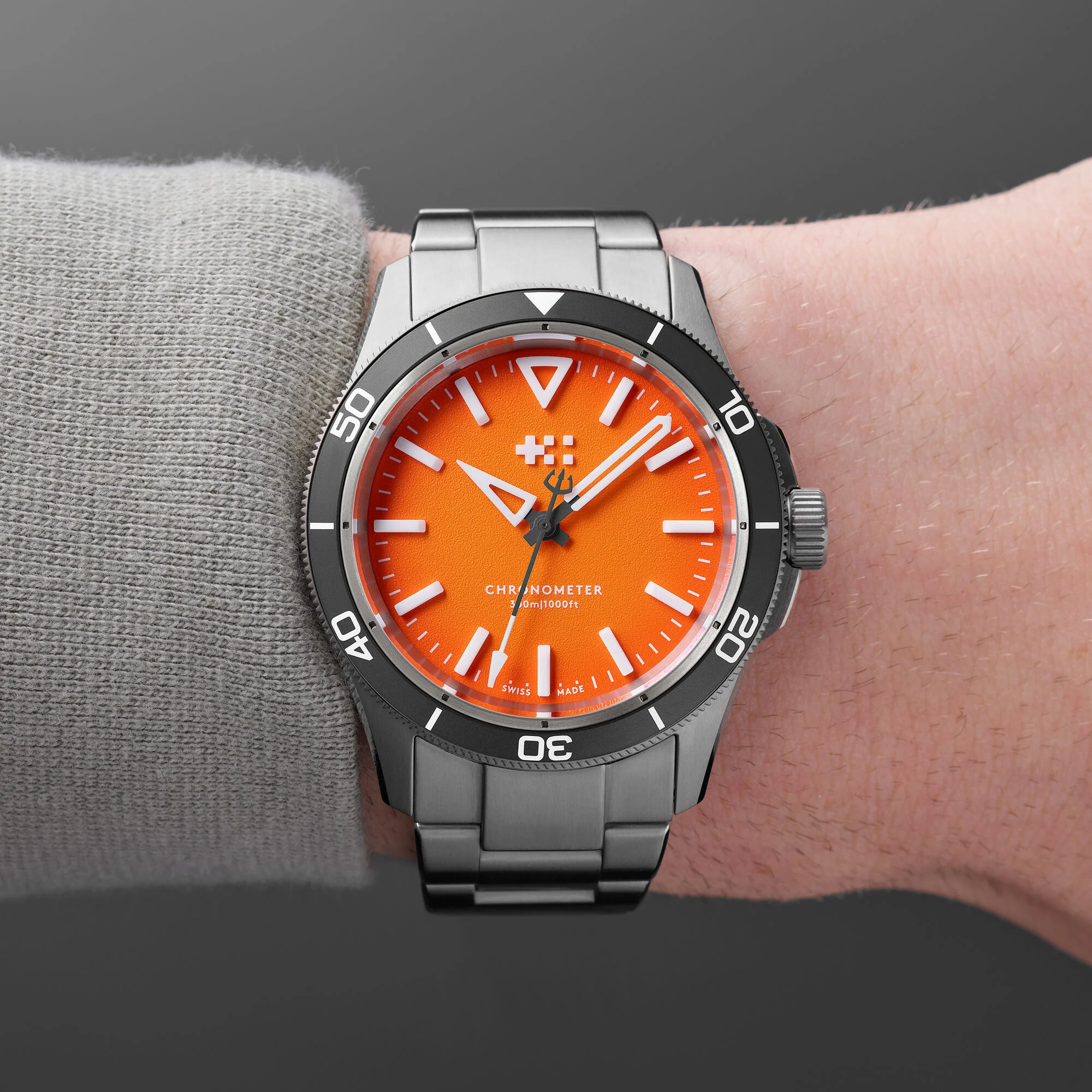 Christopher Ward C60 Trident Lumière - Orange - Bader bracelet - Image 2