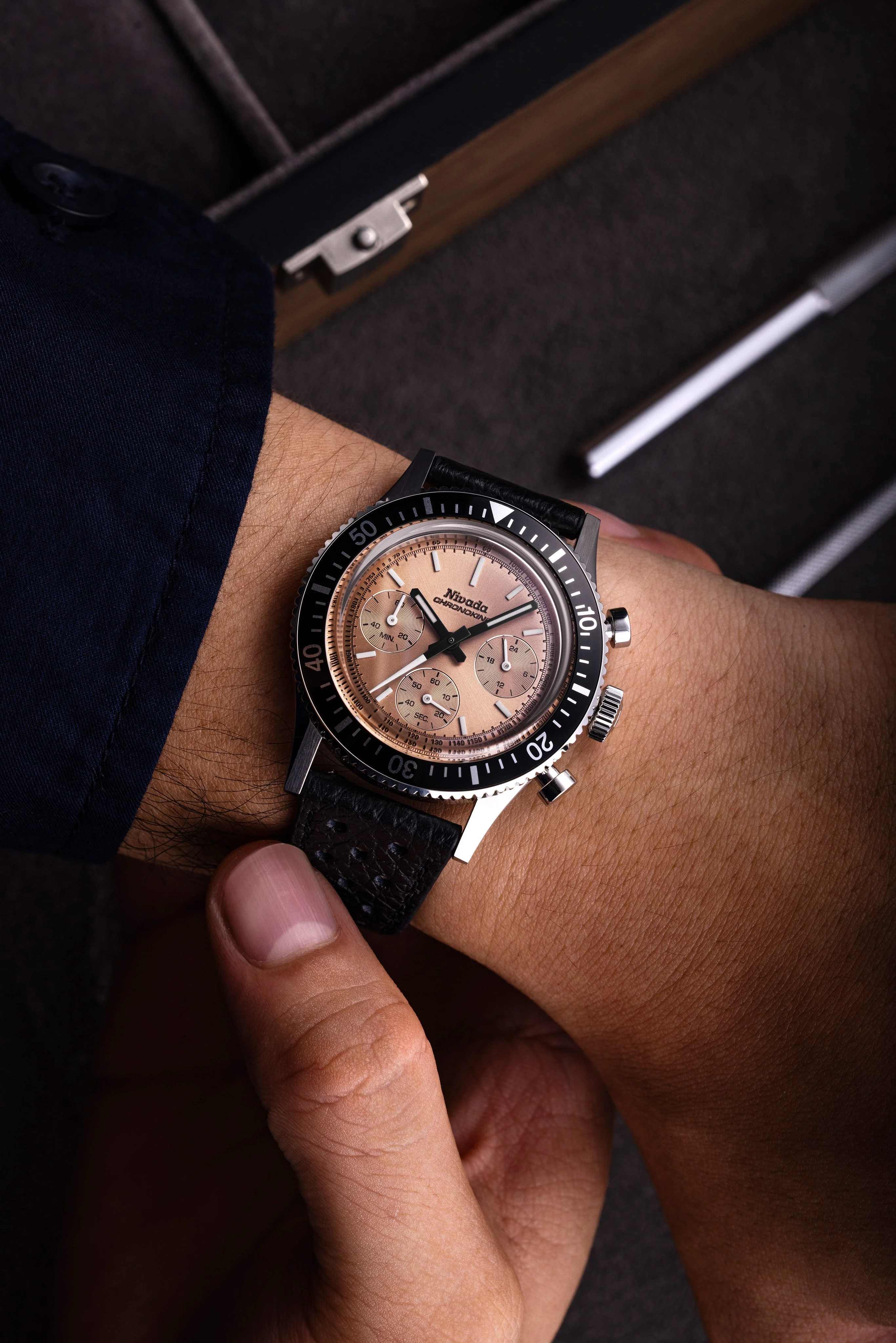 Nivada Grenchen Chronoking Mecaquartz Salmon - Image 15