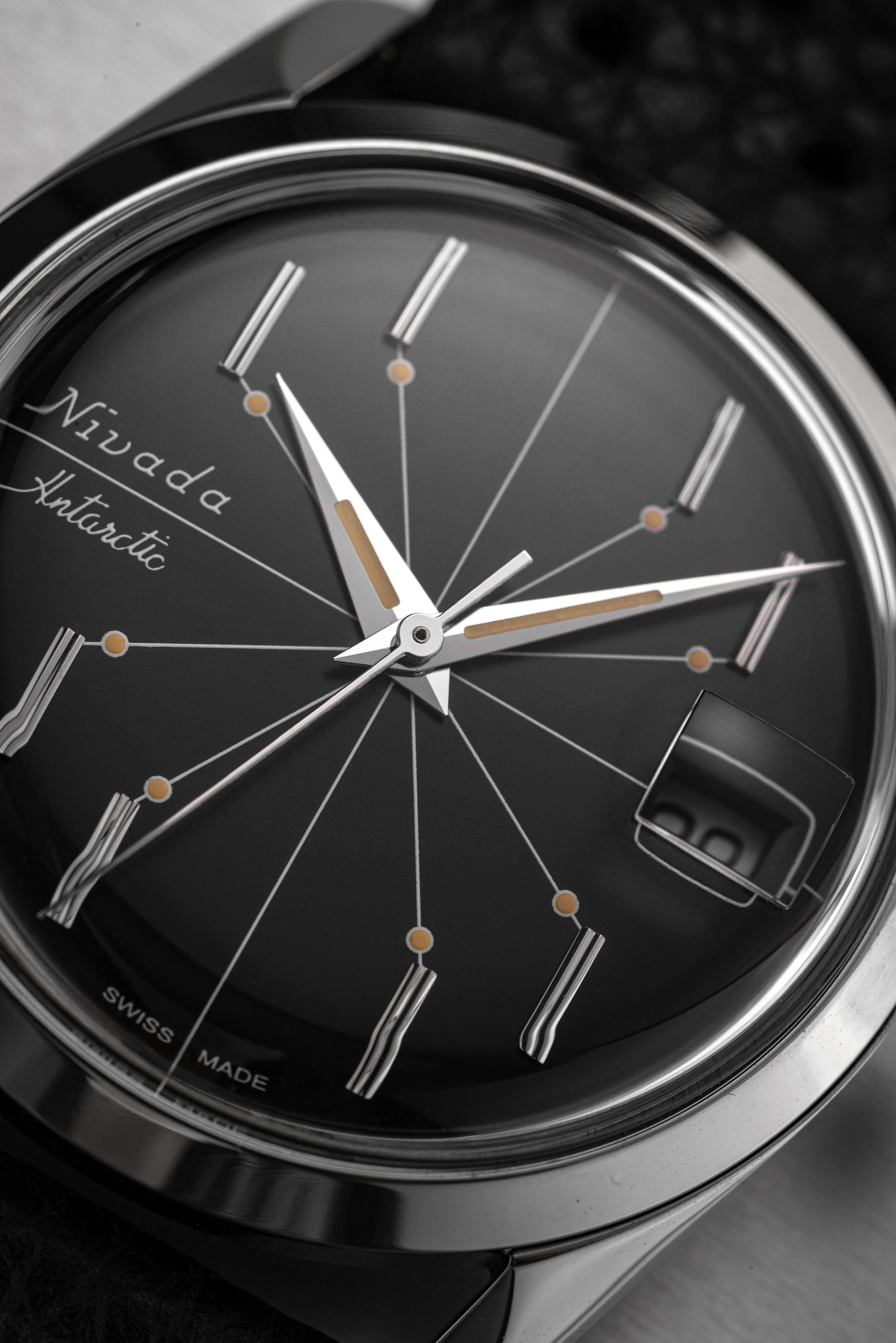 Nivada Grenchen Antarctic Spider Black 35mm - Image 3