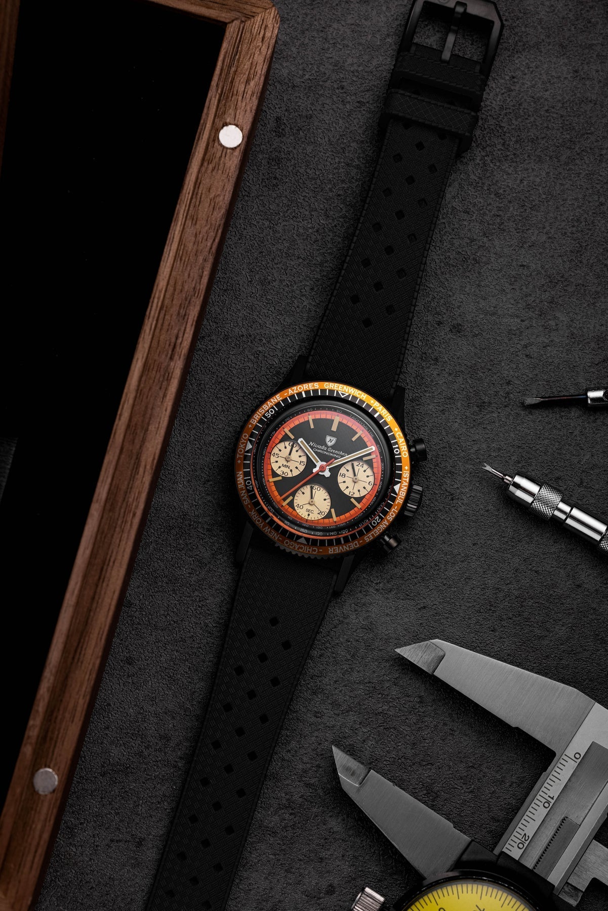 Nivada Grenchen Chronoking Mecaquartz Black - Image 12