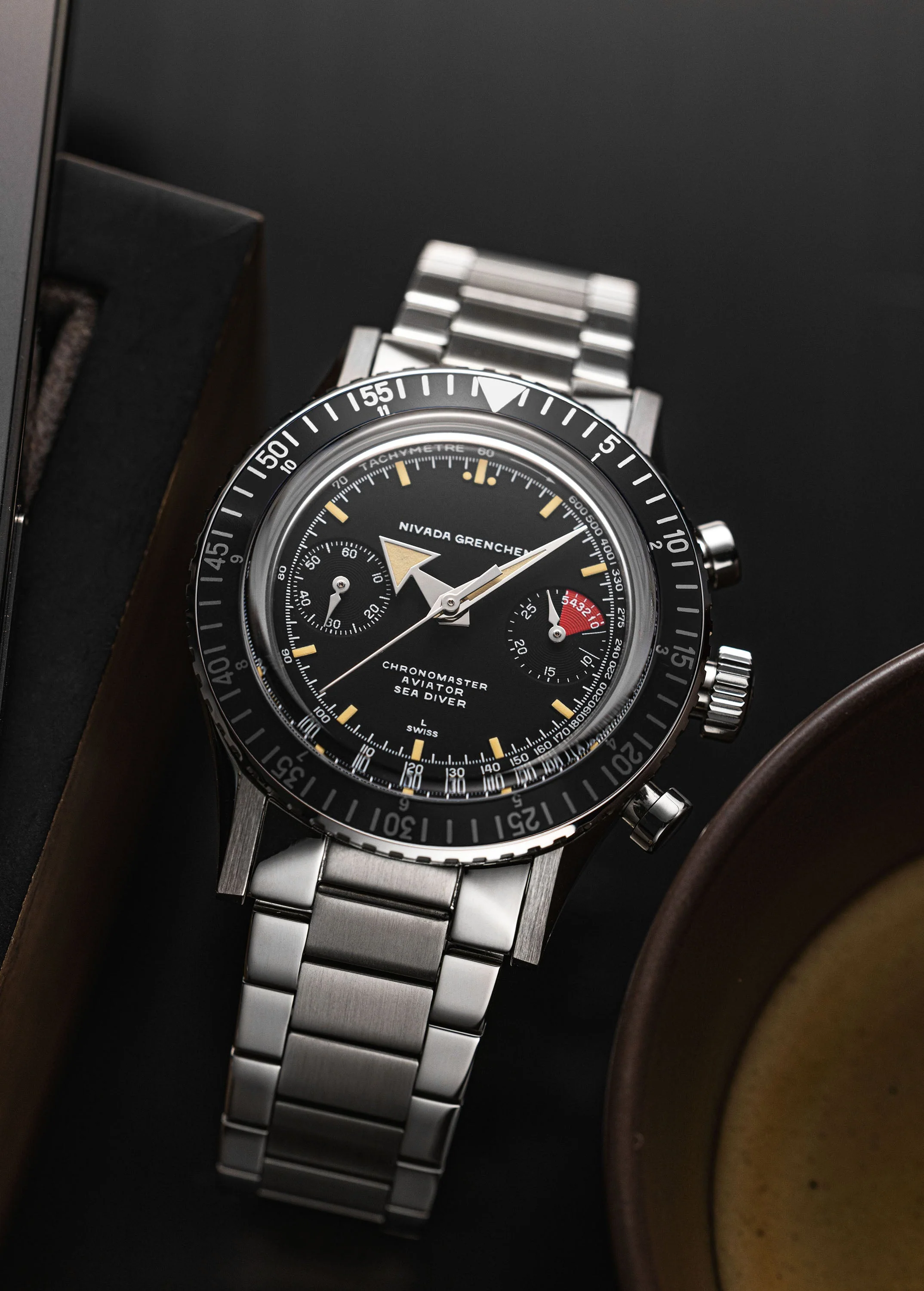 Nivada Grenchen Chronomaster Broad Arrow - Inter Bezel - Image 8
